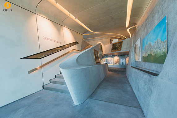 طراحی و معماری موزه بتنی در ارتفاعات کوه توسط زاها حدید